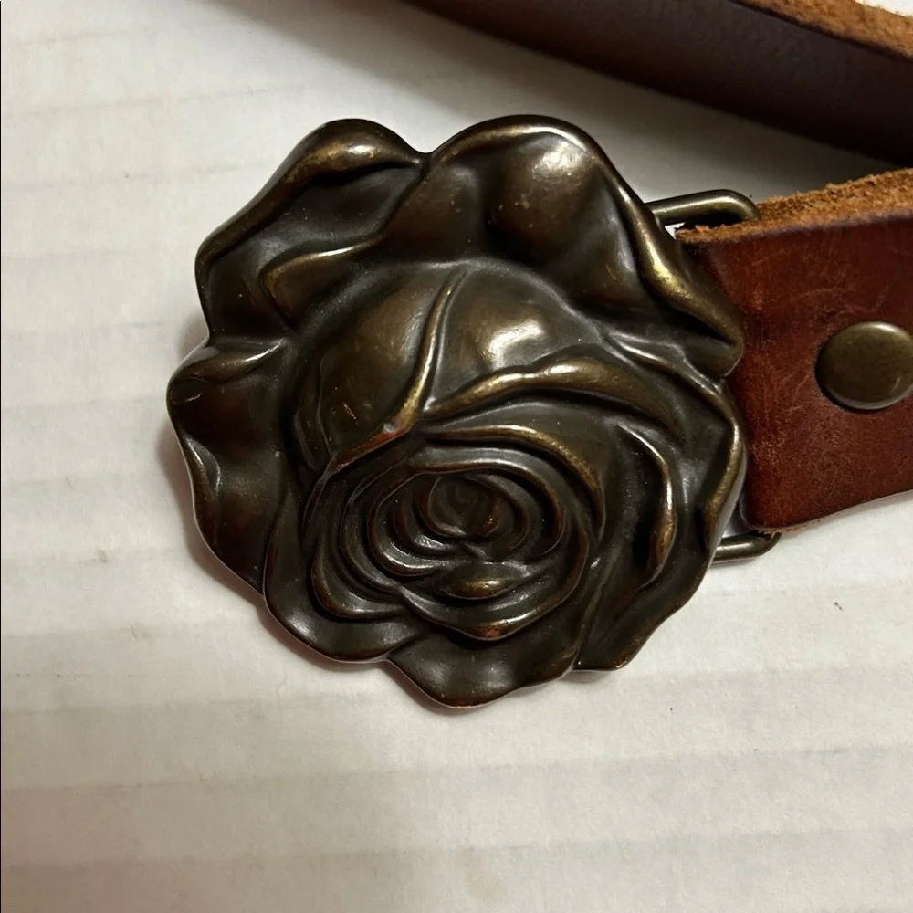 GAP 1969 KIDS BROWN LEATHER VINTAGE BELT MADE IN USA ROSE SHAPED BUCKLE SZ L